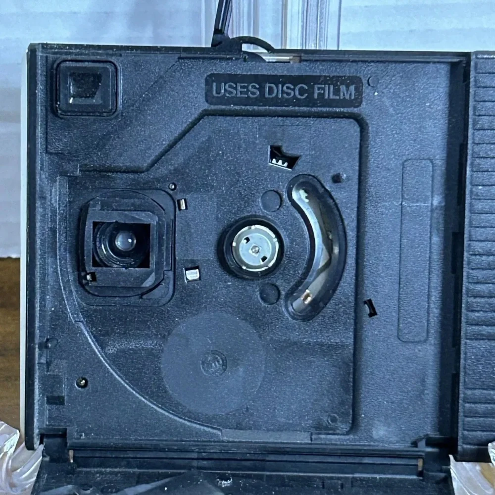 Kodak Disc 4000 Camera, UNTESTED  No Wrist Band 1982 Eastman Vintage